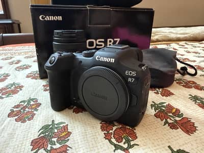 Canon EOS R7 Complete Photography Kit | 32.5MP | 4K Video | Like New