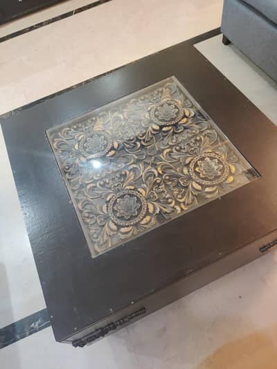 LIVING ROOM TABLE FOR SALE