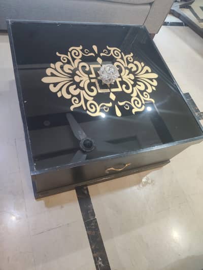 LIVING ROOM TABLE FOR SALE
