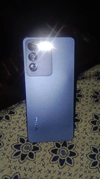 Vivo V27e