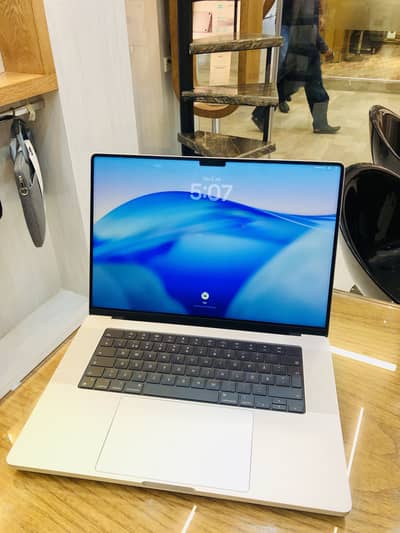 MacBook pro M1 max 64/1tb 16inch