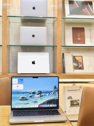 MacBook M1 pro (2021) 14inch display 16/512