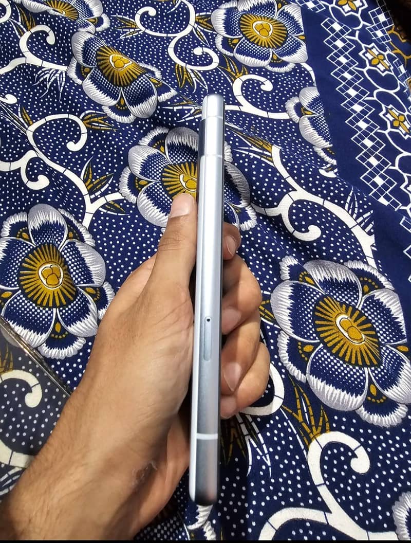 Google Pixel 7a 2