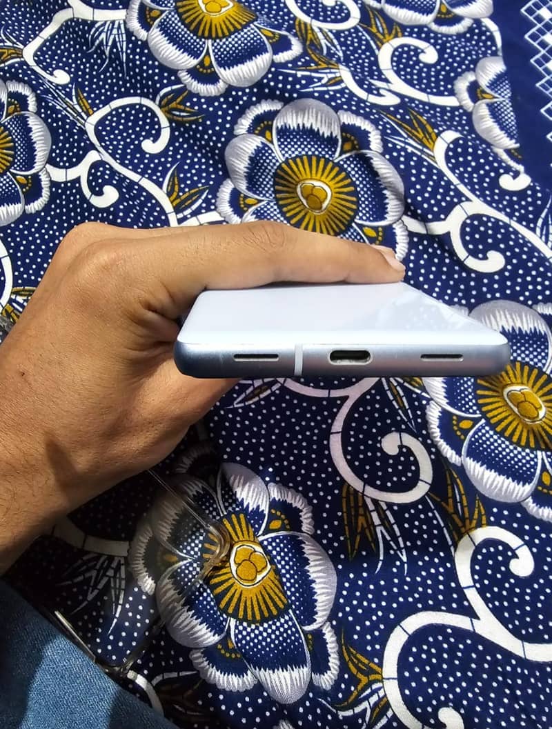 Google Pixel 7a 3