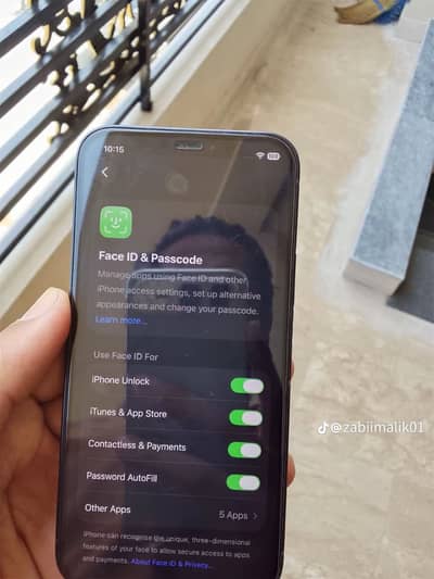 Apple iPhone 12