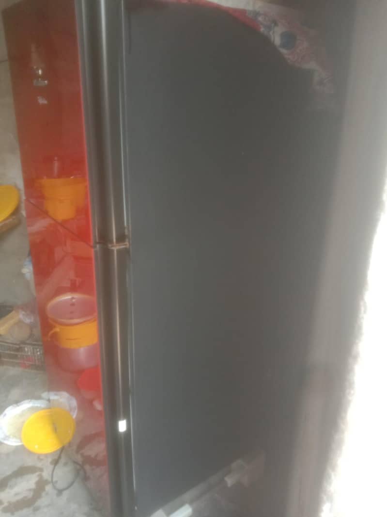 dawlance medium size fridge 7