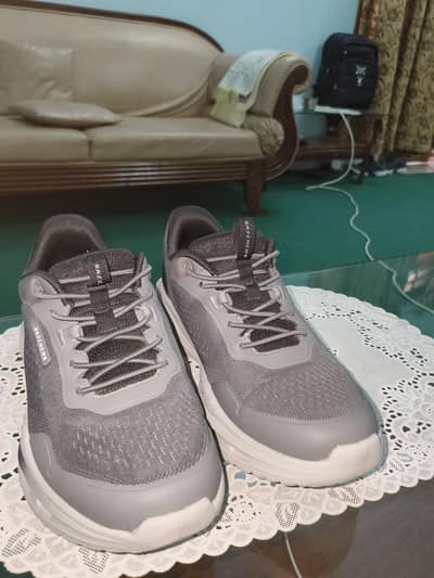 Original Sketchers Size 41