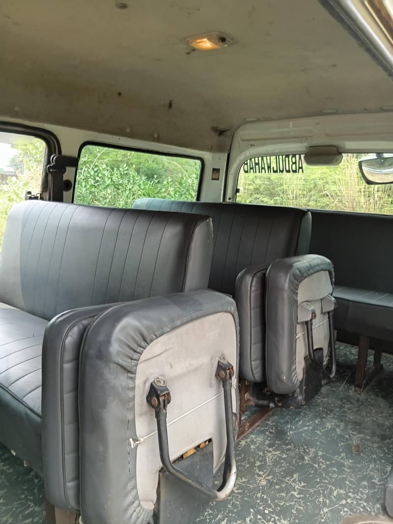 Mazda bongo van 4