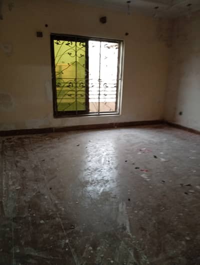 10 MARLA 2nd FLOOR UPPER PORTION IDEAL LOCATION IN AIT