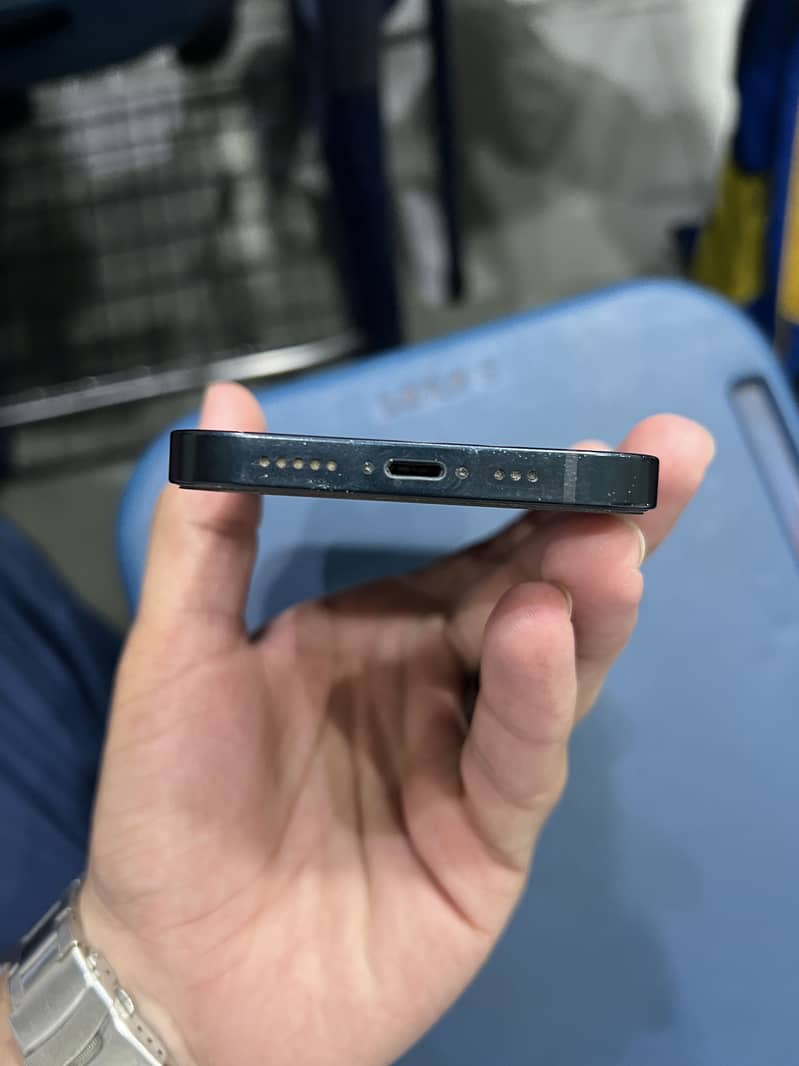 Apple iPhone 14 3