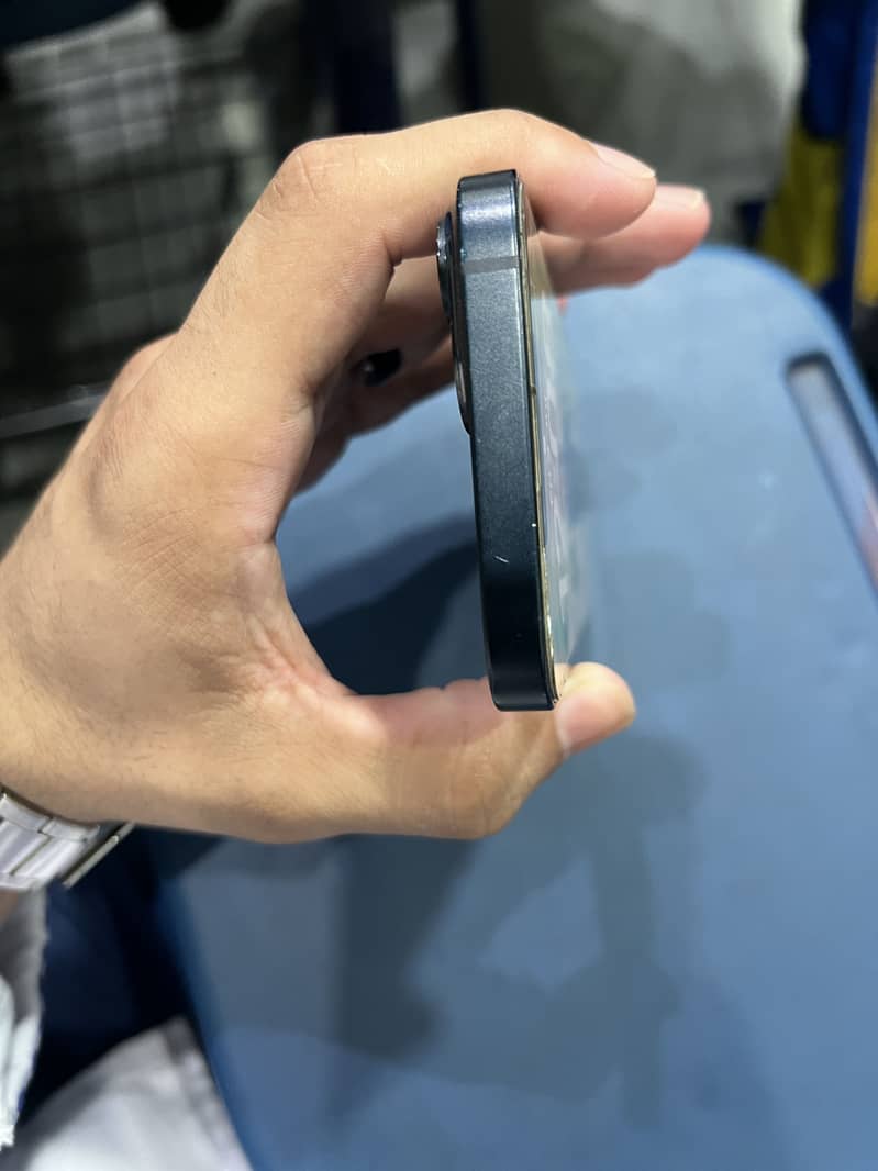 Apple iPhone 14 4