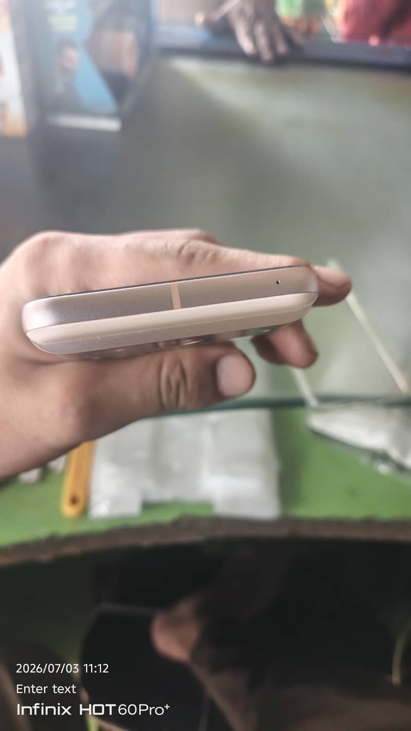 Google Pixel 8 3