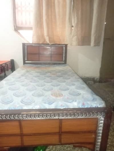 2 Beds and 2 mattress for sale
