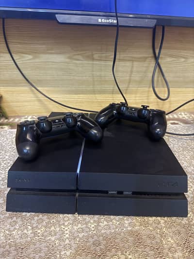 Ps4 jail break 500gb with 2 orignal controller