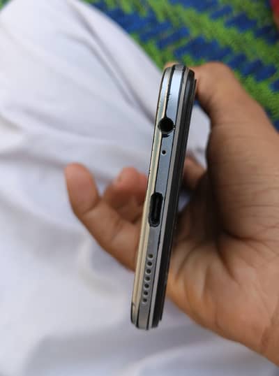 Infinix hot 12