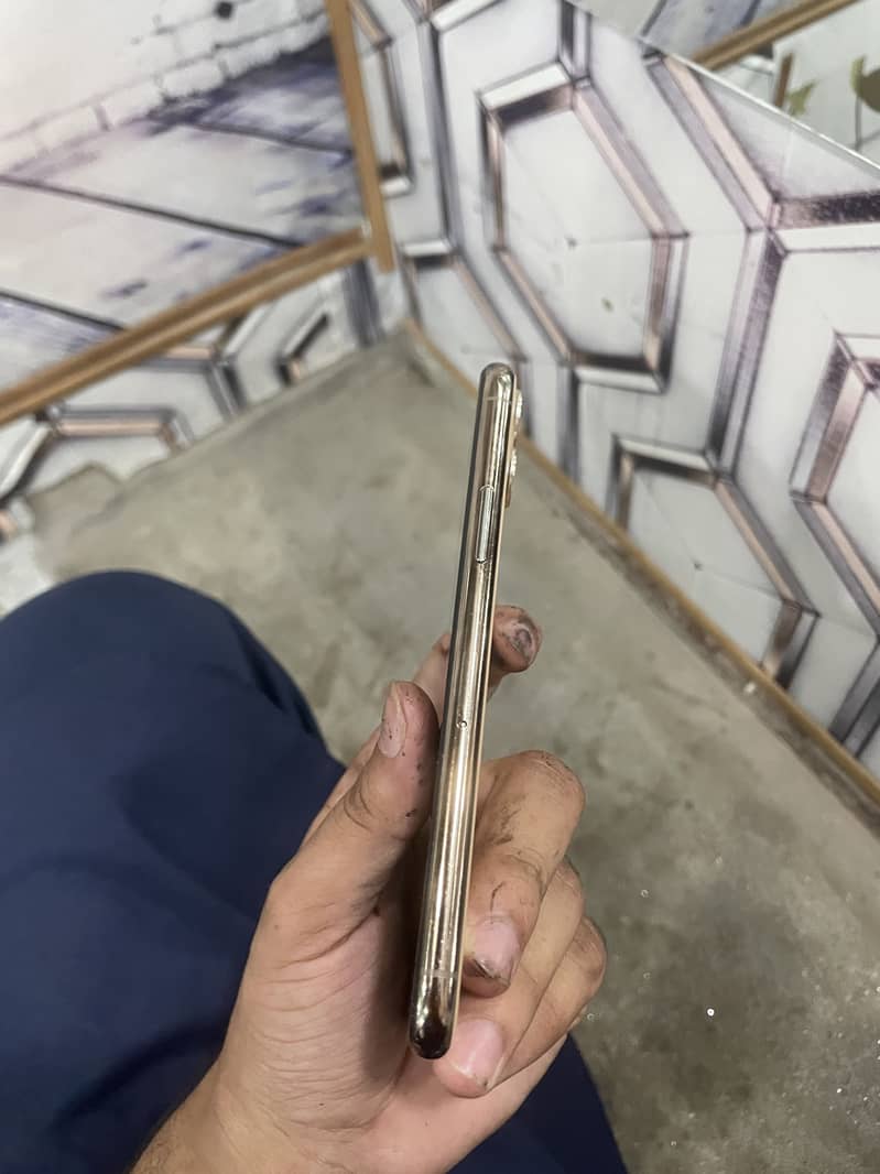 IPHONE 11 pro 2