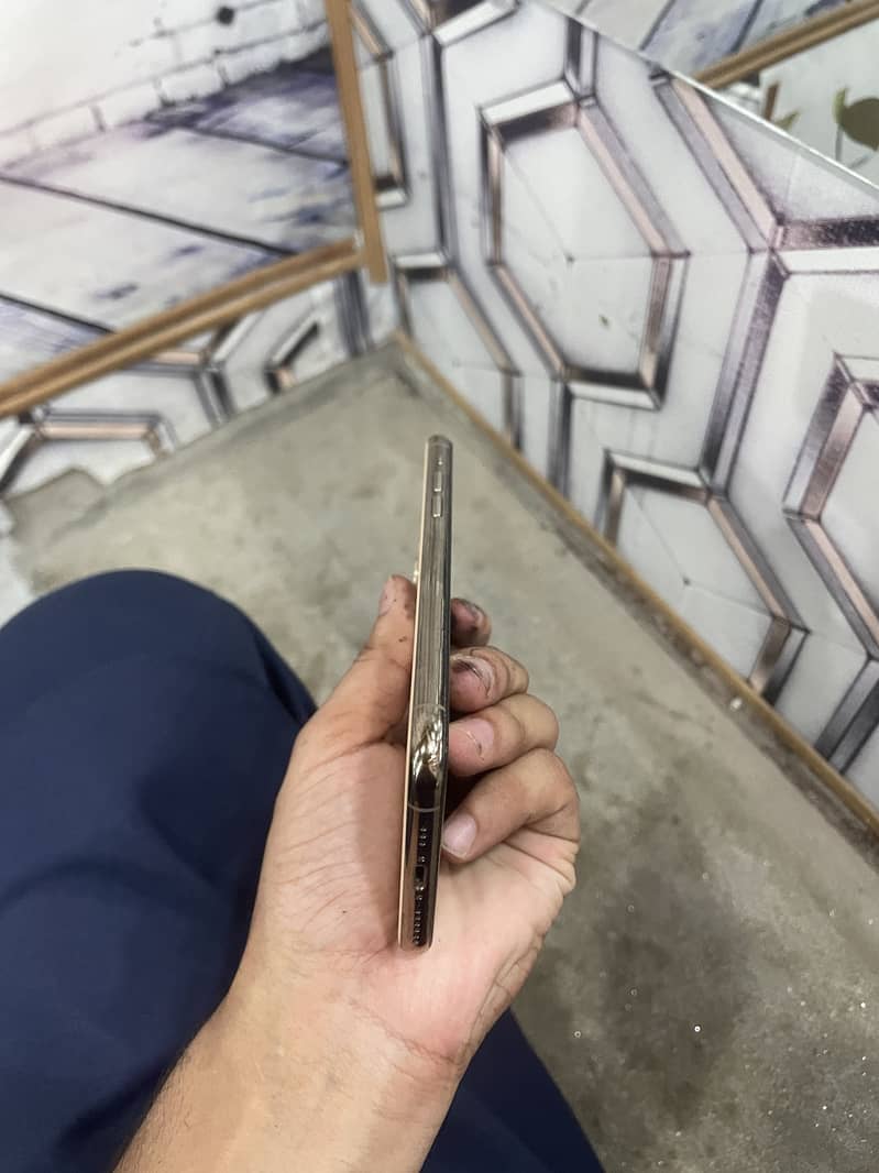 IPHONE 11 pro 3