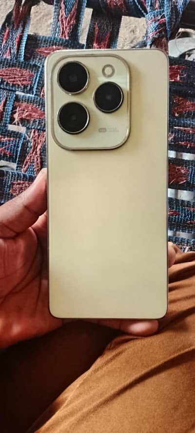 Infinix Hot 40