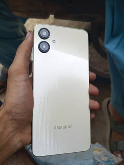 Samsung Mobile A06