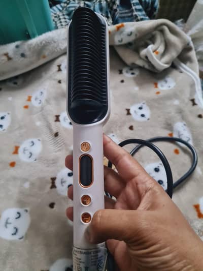 HAIR STRAIGHTENER