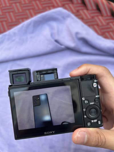 Sony RX100 V Mark 5 - 4K Compact Camera | 2 Batteries + Charger