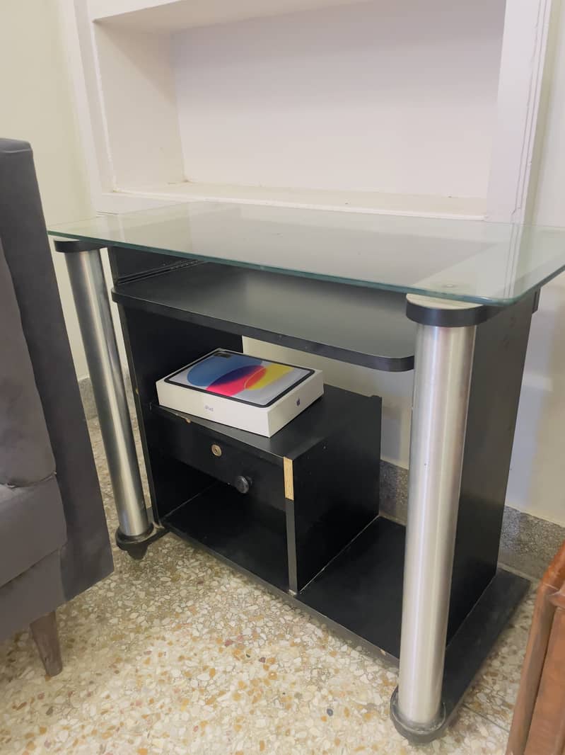 Computer table and chair 0