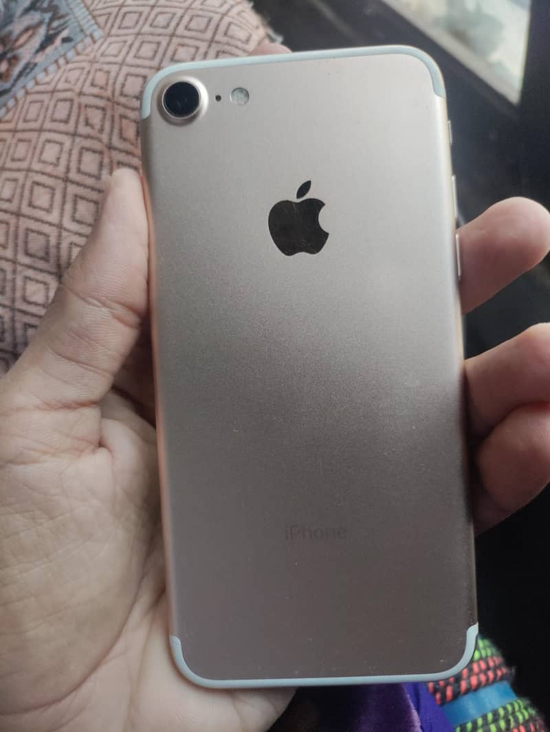 Apple iPhone 7 0