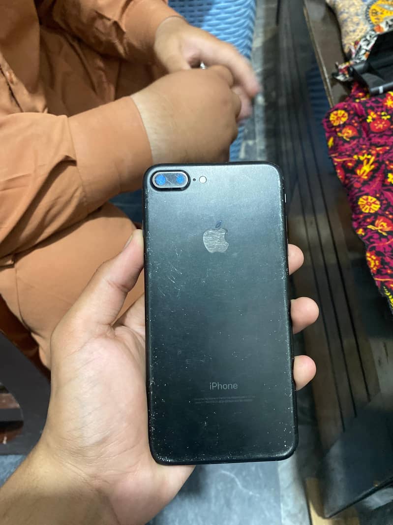 Apple iPhone 7 Plus 4