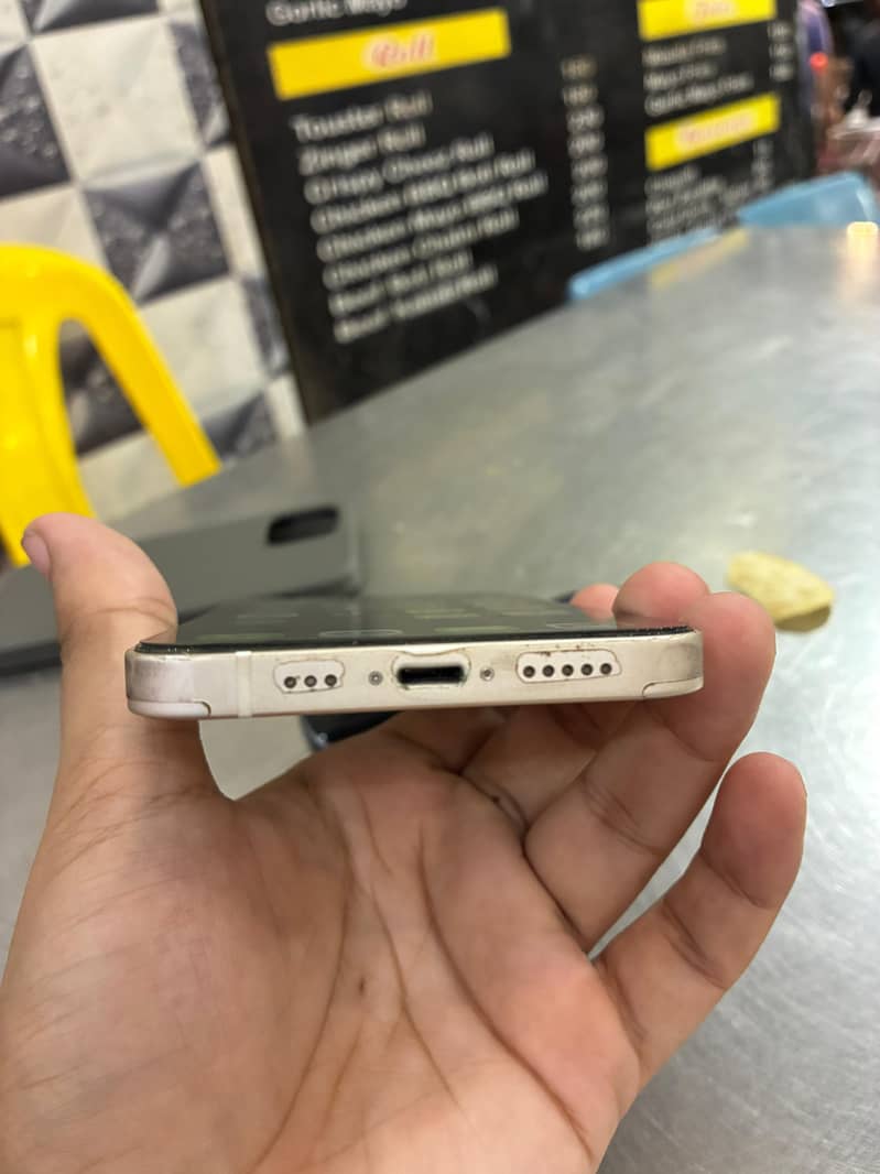 iphone 12 4