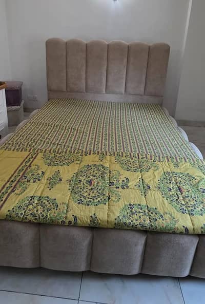 NEW King Bed w/Matress  ( Boucle  | Coud design)