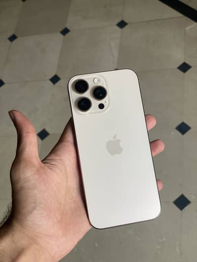 Apple iPhone 16 Pro Max