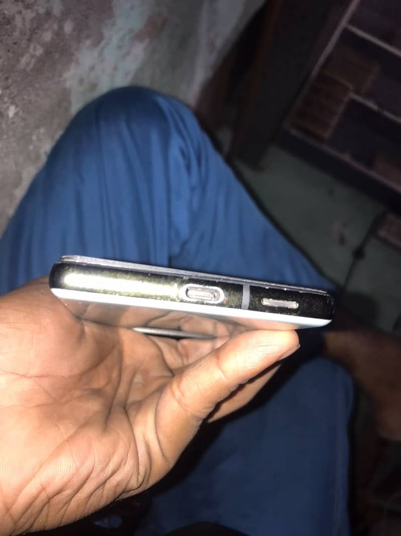 Google Pixel 6a 5