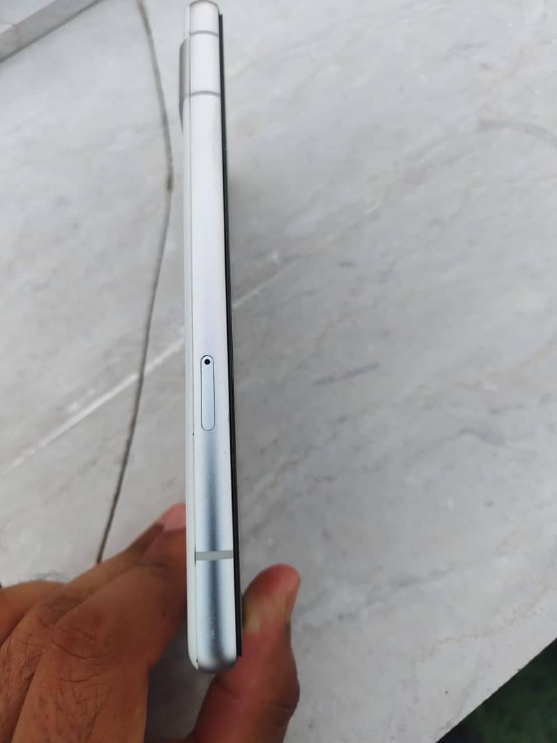 Google Pixel 7a 5