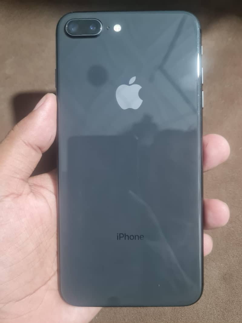Apple iPhone 8 Plus 1