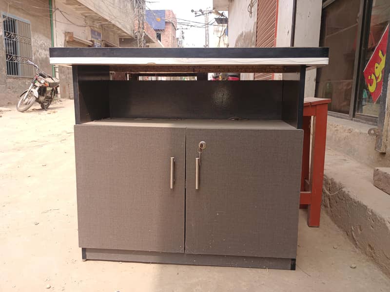 table available condition perfect 1