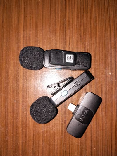 BY-V2 Ultracompact 2.4GHz Wireless Microphone