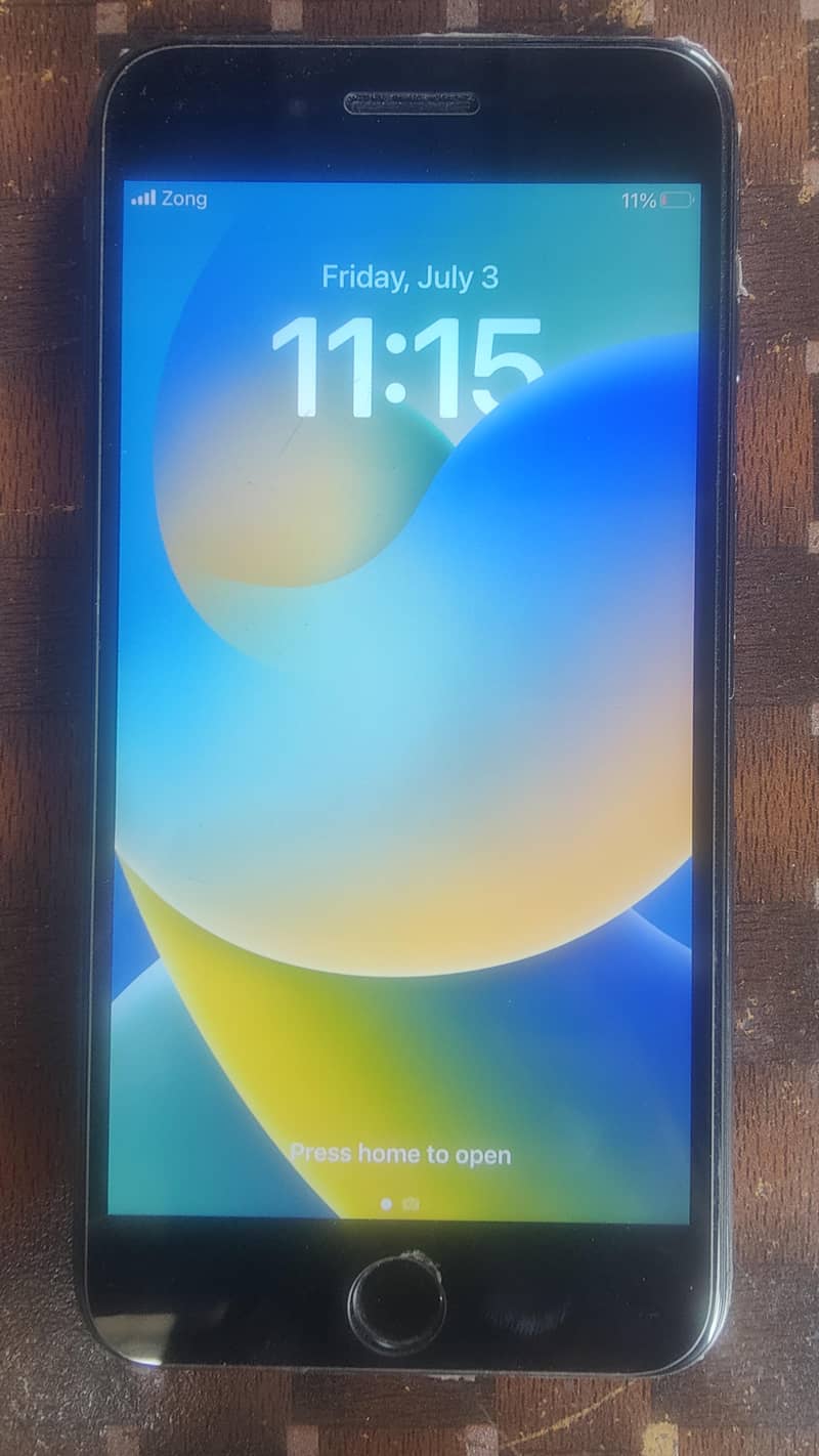 Apple iPhone 8 Plus 1