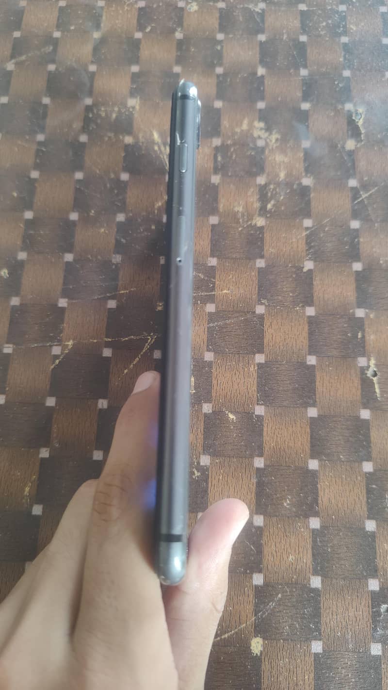 Apple iPhone 8 Plus 2