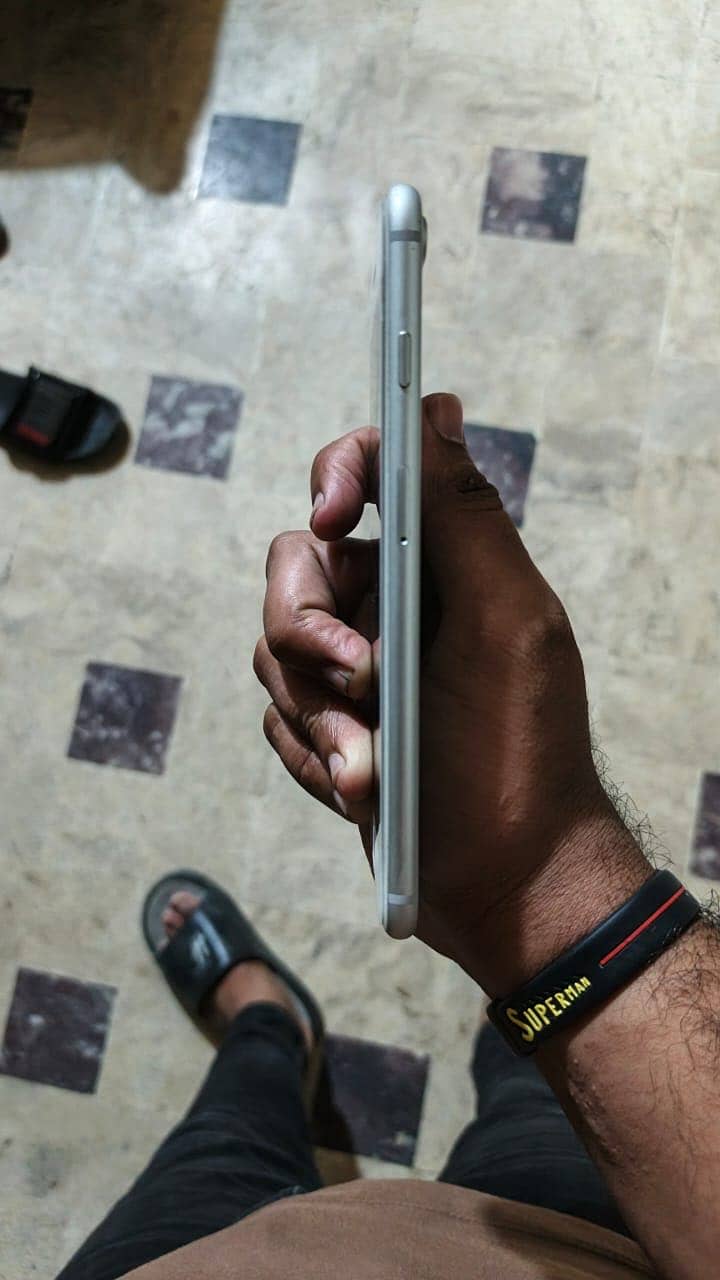 Apple iPhone 8 Plus 1