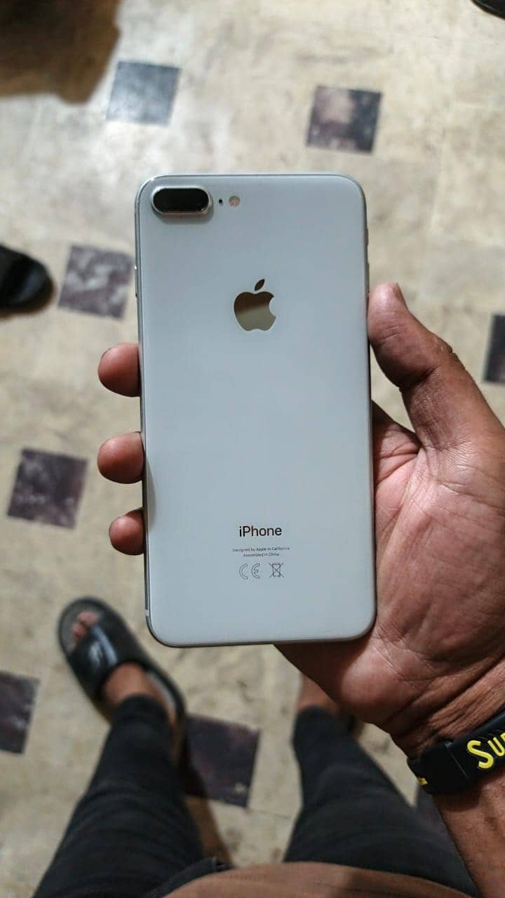 Apple iPhone 8 Plus 2