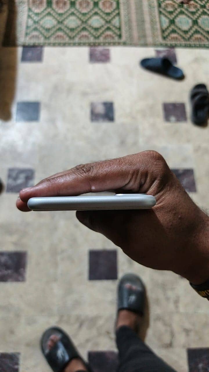Apple iPhone 8 Plus 5