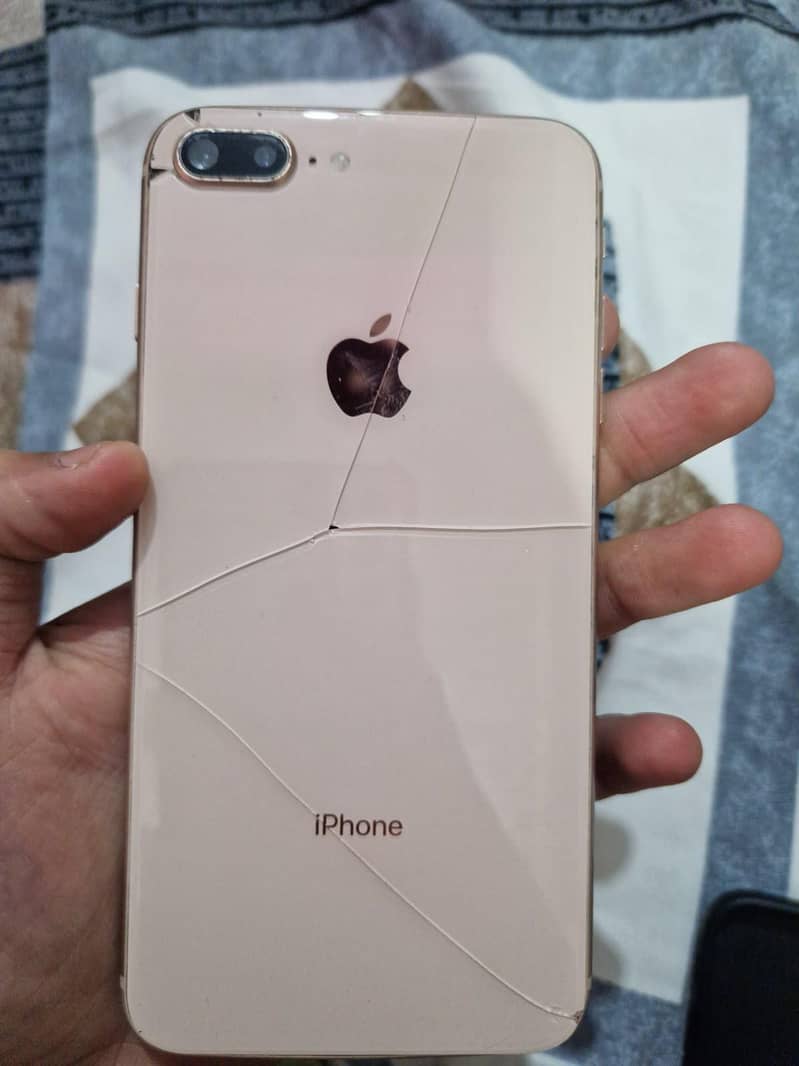 Apple iPhone 8 Plus 0