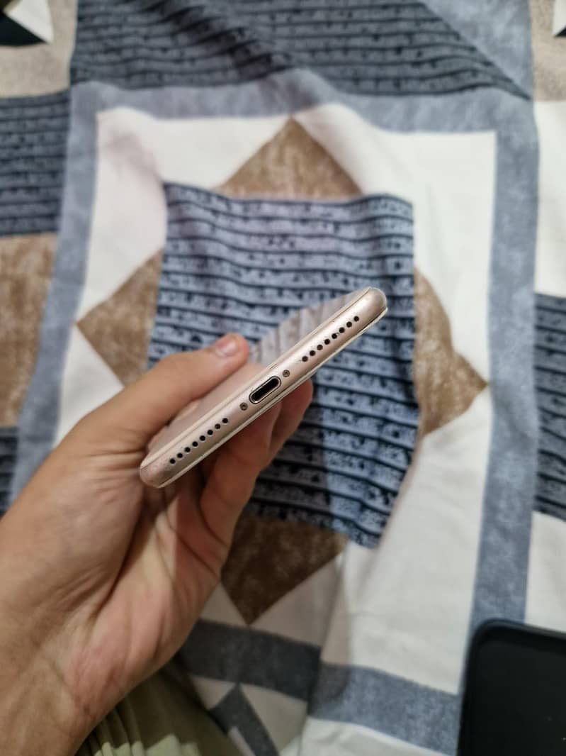 Apple iPhone 8 Plus 5