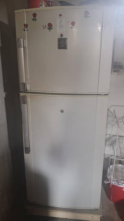 Dawlance DW-37-GY Refrigerator – 344L | Excellent Working Condition