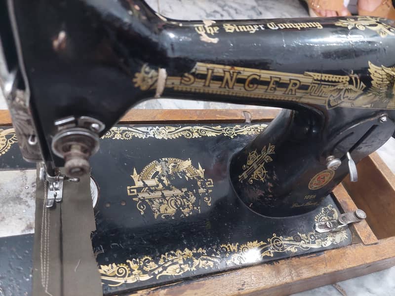 Singer Sewing Machine 2