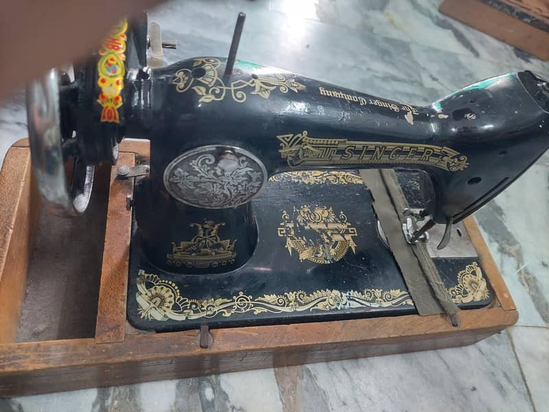Singer Sewing Machine 6