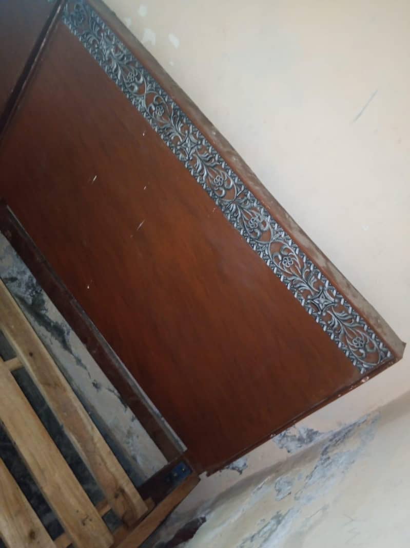 single bed and dressing table 2