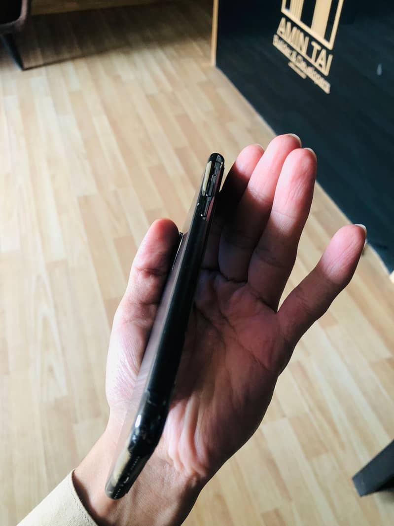 Apple iPhone X 2