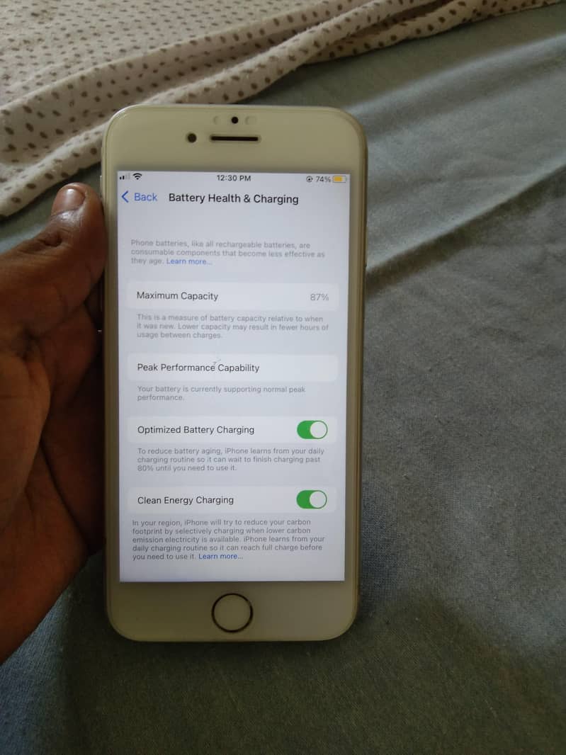 Apple iPhone 8 3
