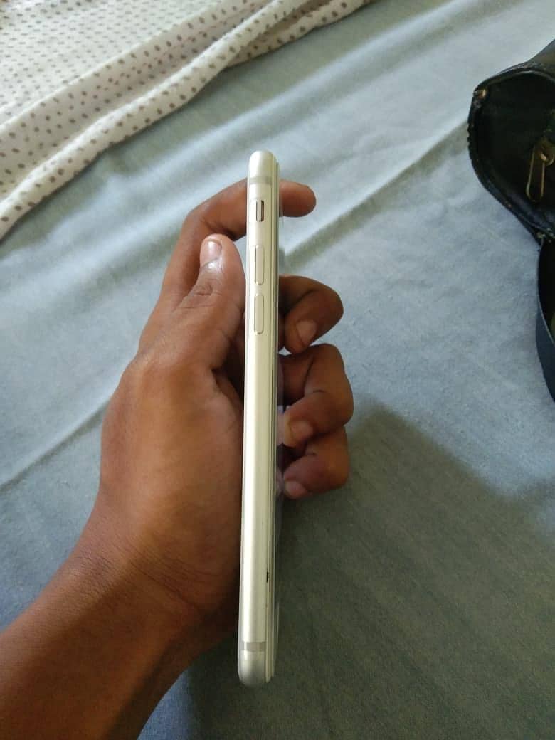 Apple iPhone 8 5
